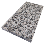 Parapet z granitu Crema Julia Poler szerokość 40cm grubość 2cm